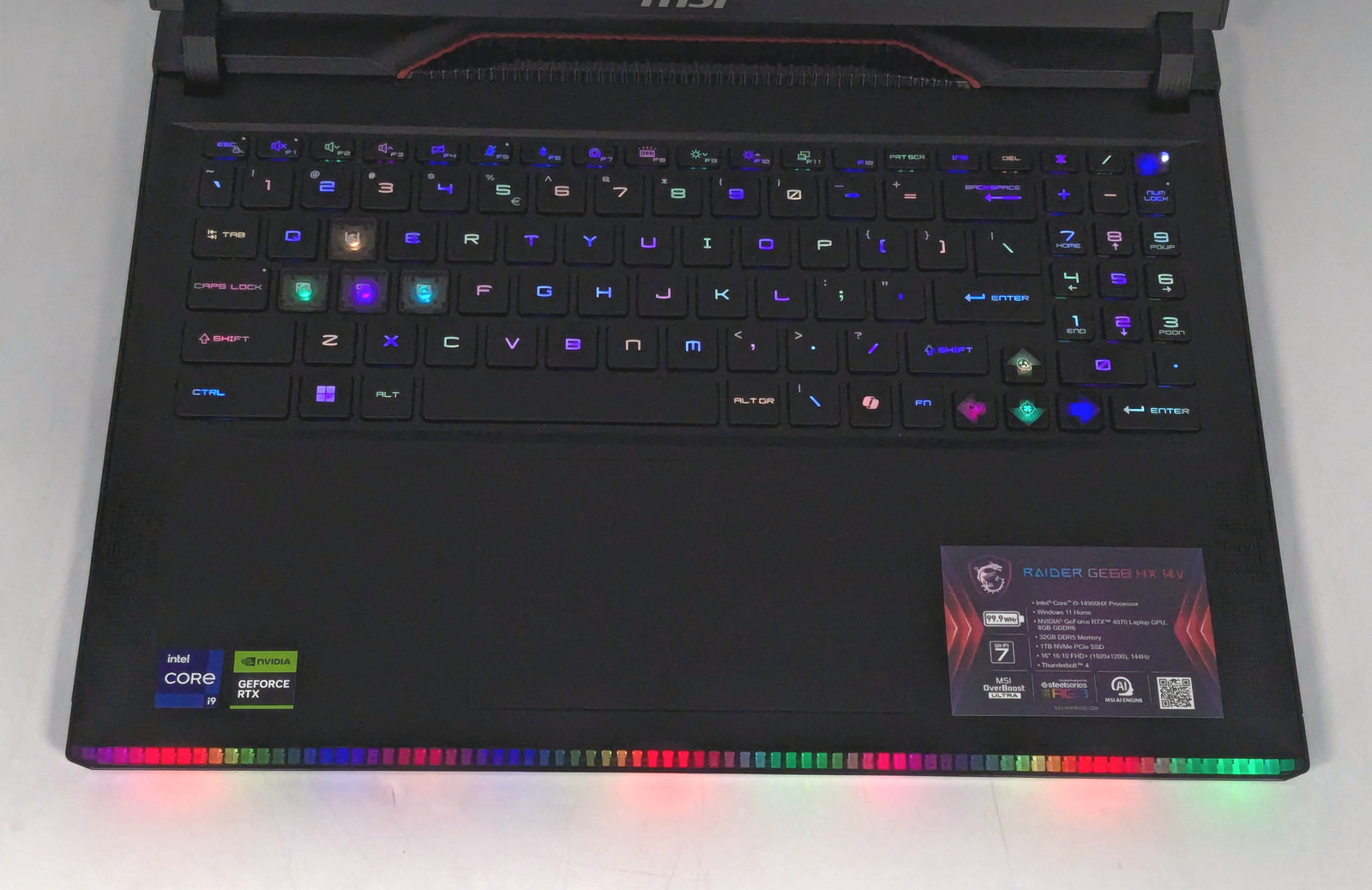 MSI Raider GE68 HX 14VGG 16″ i9-14900HX 32GB DDR5 1TB SSD RTX 4070 Windows 11H