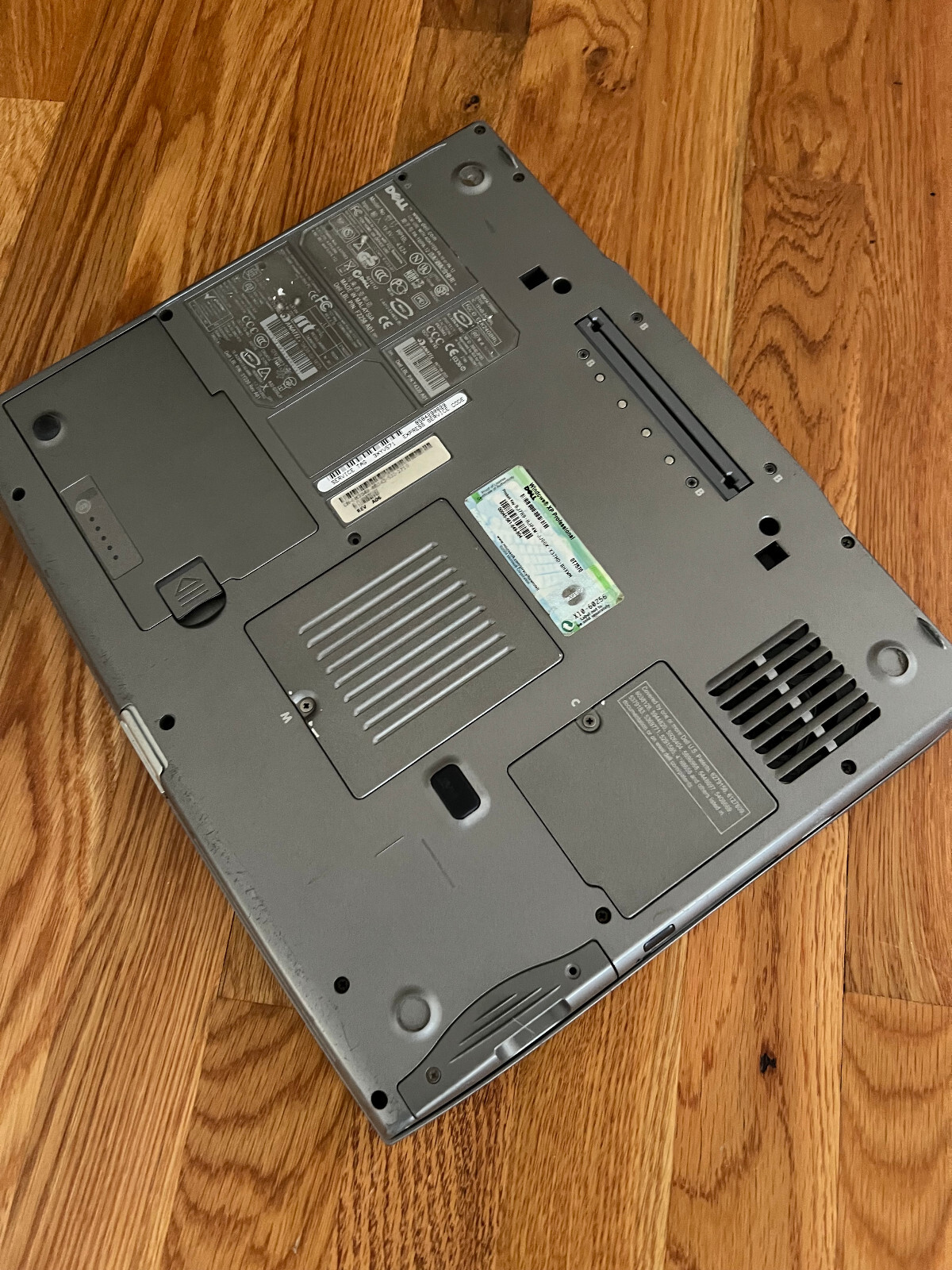Dell Latitude D505, for parts ONLY