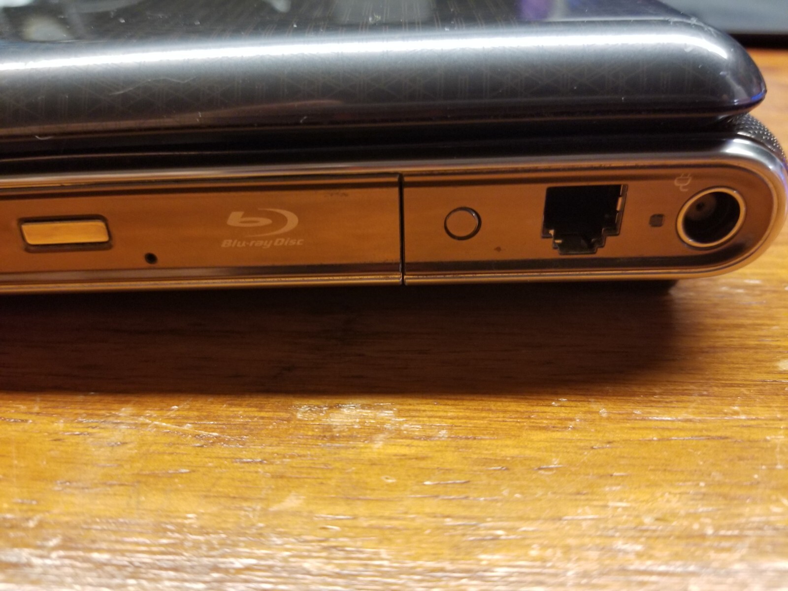 HP Pavillion dv7-1270us Laptop, 300GB HD, 8GB Ram, Nvidia 9600GTM, 802.11a/b/g/n
