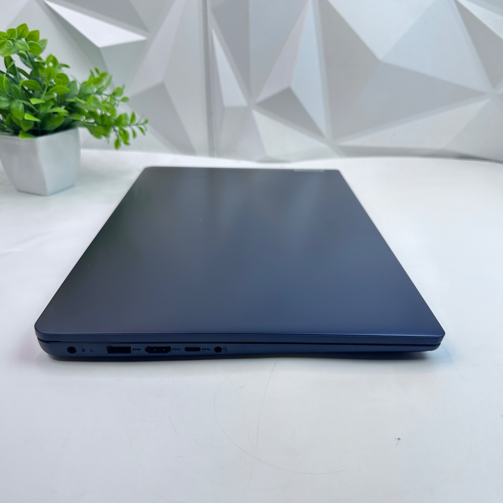 Lenovo IdeaPad 1 15AMN7 Laptop, 15.6″ FHD Touch, Ryzen 5 7520U, 8GB, 256GB SSD