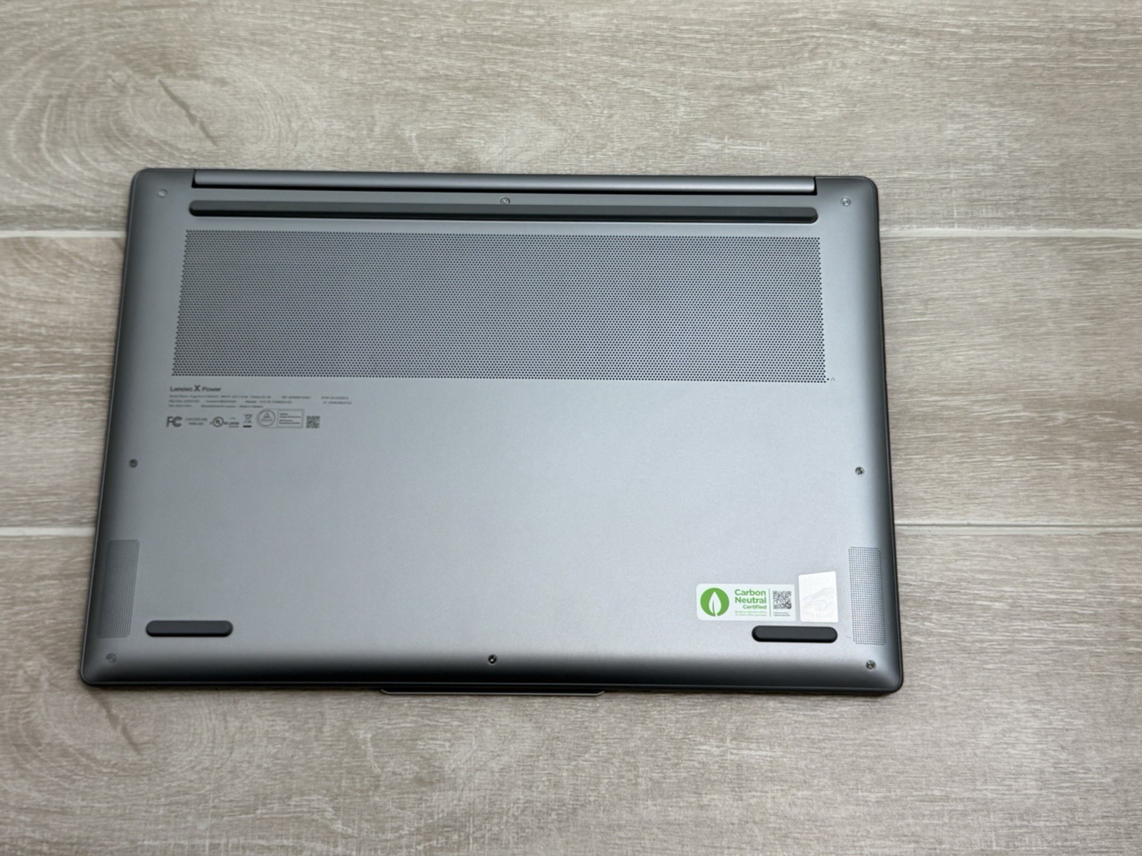 Lenovo Yoga Pro 9 16IAH10 OLED Touch Ultra 9 285H GeForce RTX 5050 32GB RAM 1TB