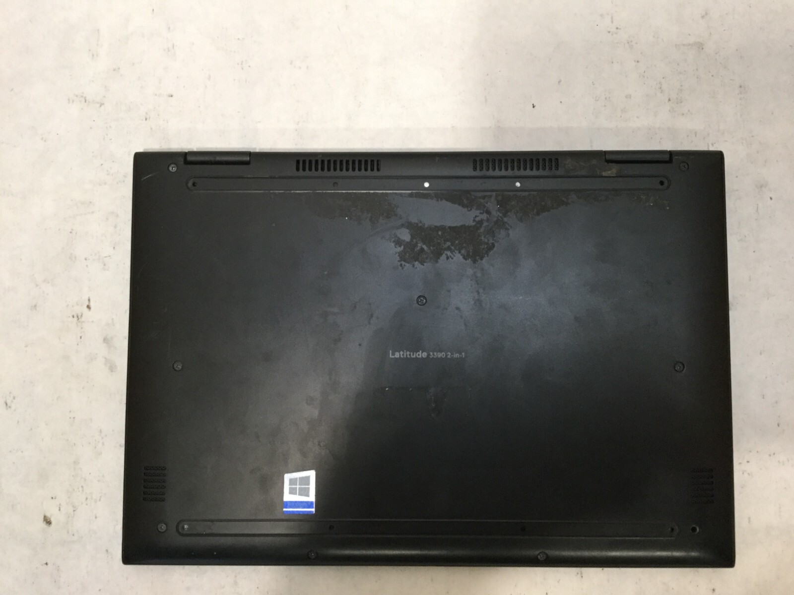 Dell Latitude 3390 /Intel Pentium 4415U @ 2.30GHz/ (CRACKED/MISSING PARTS!) -MR