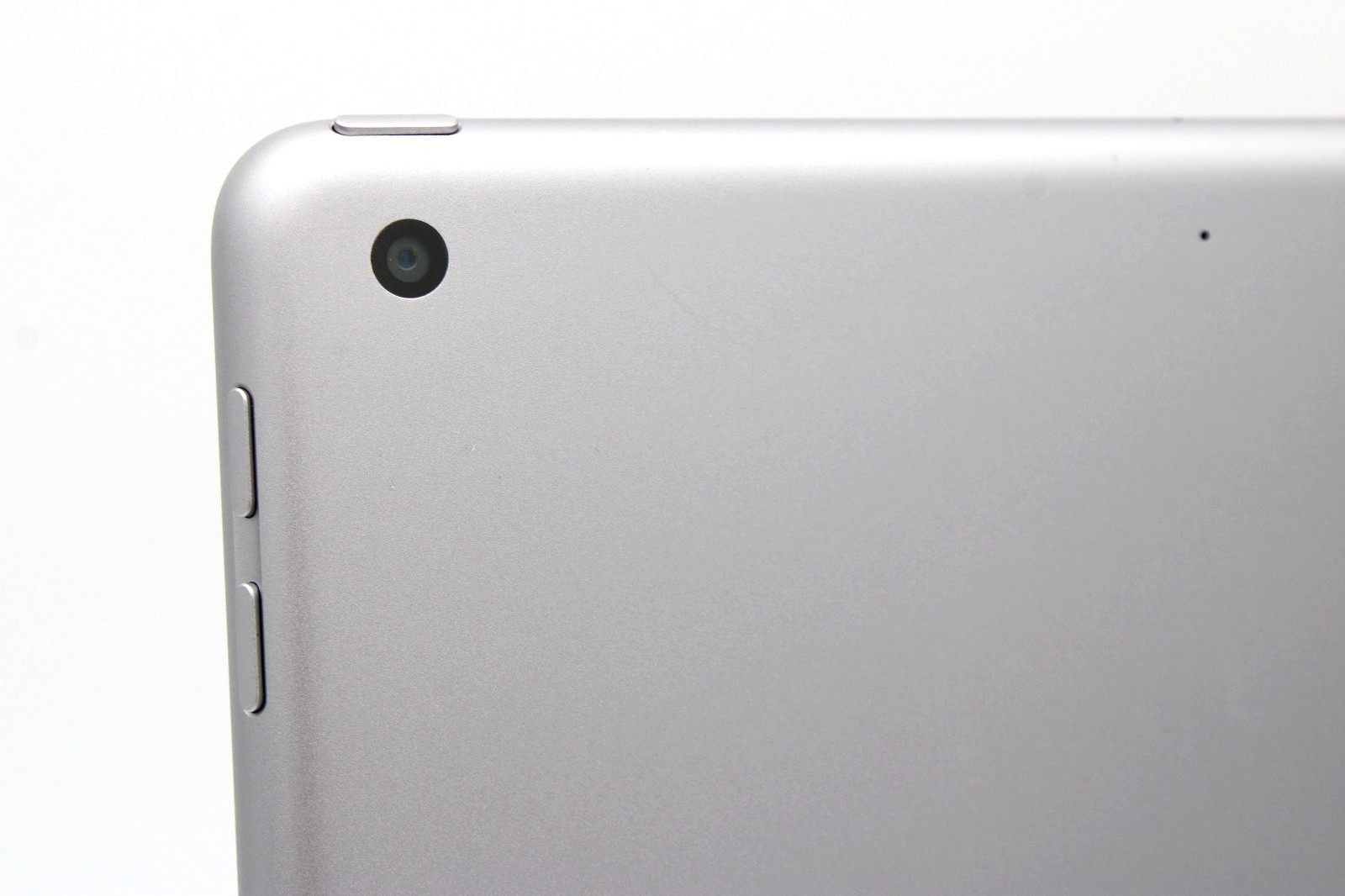 Apple iPad 5th Gen A1822 32GB Wi-Fi 9.7 Gray