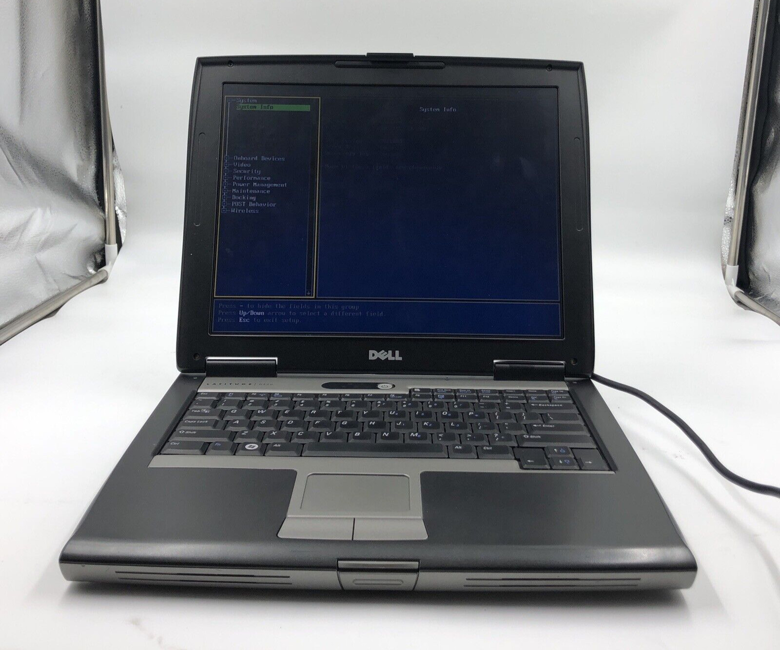 Dell Latitude D520 Intel Core 2 Duo 06F2 1.66GHZ 1GB NO HDD/OS Bad Battery PARTS