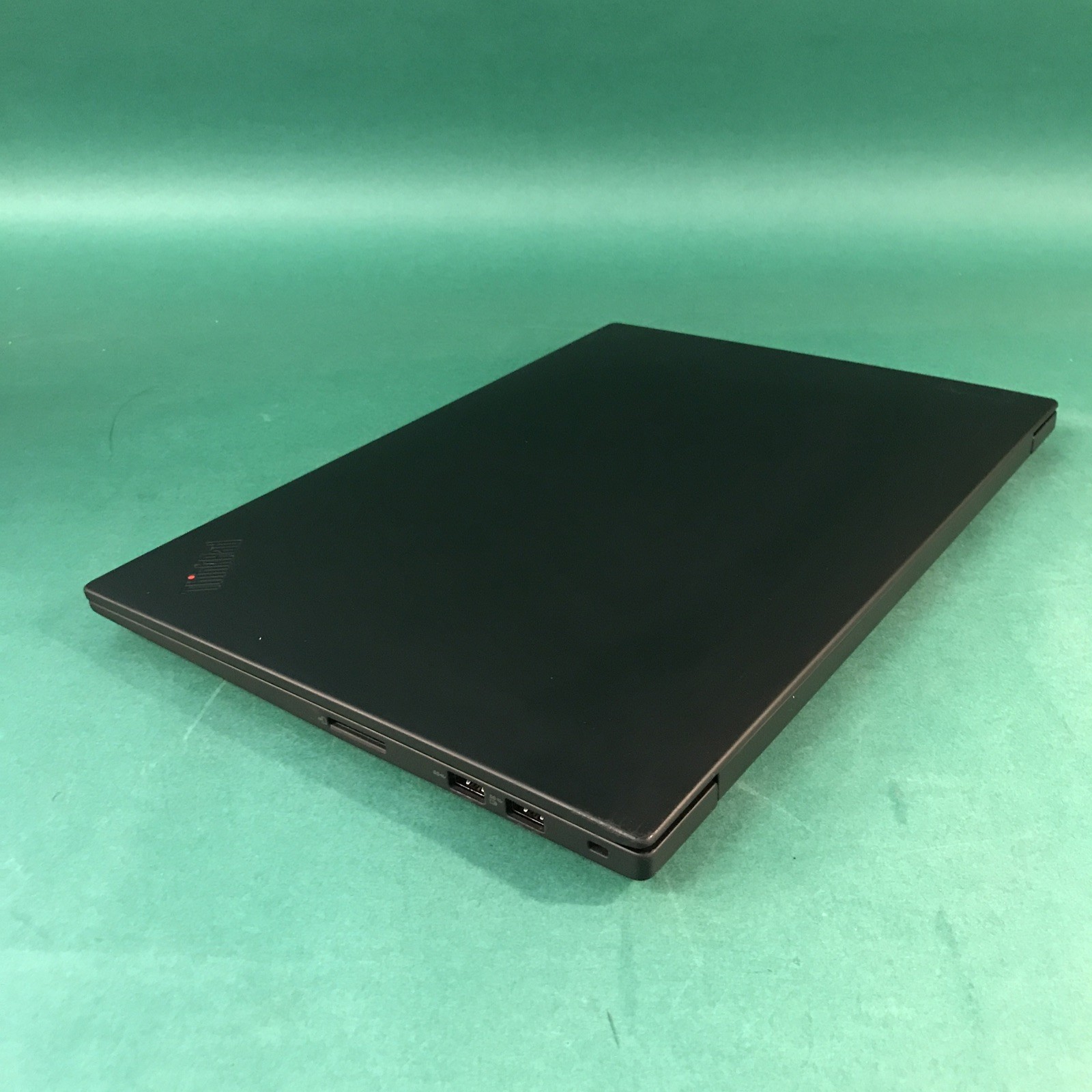 Lenovo ThinkPad P1 Gen 5 Intel i9-12900H 8GB RAM 1TB NVME Nvidia RTX A2000 W11P