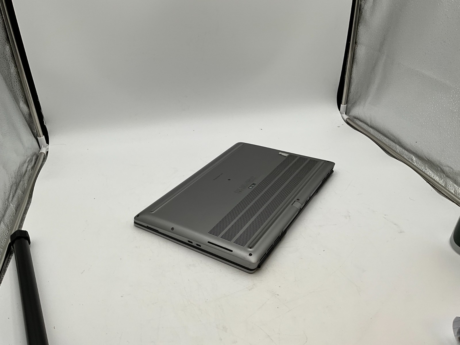 DELL Precision 7560 i7-11850H 2.50g 32GB 1TB T1200 15.6″ WIN11 LAPTOP 5VGD2J3 C