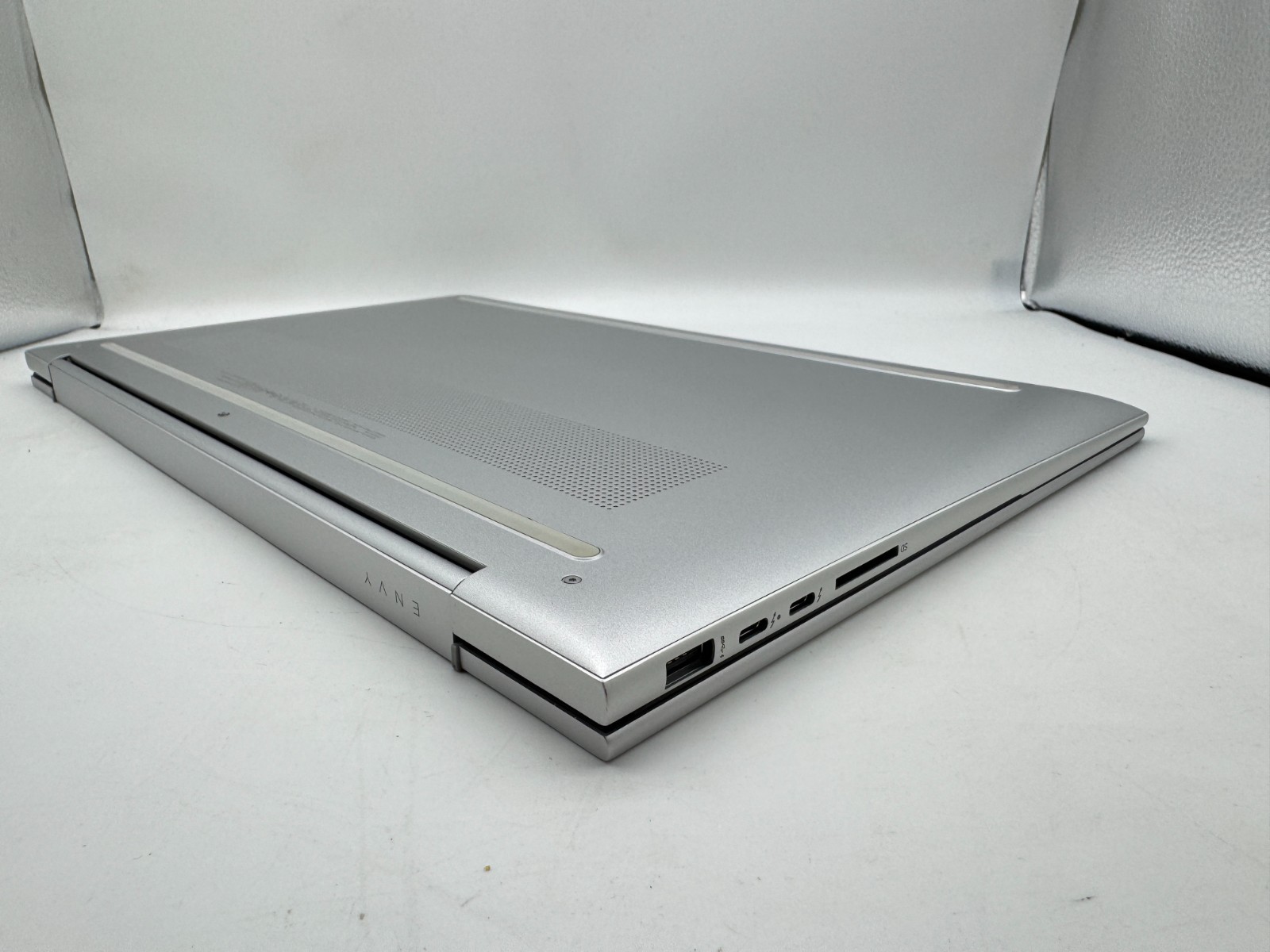 HP ENVY 17-cr0797nr 17.3″ Touch Laptop Intel Core i7-1255U 16GB 1TB SSD RTX 2050