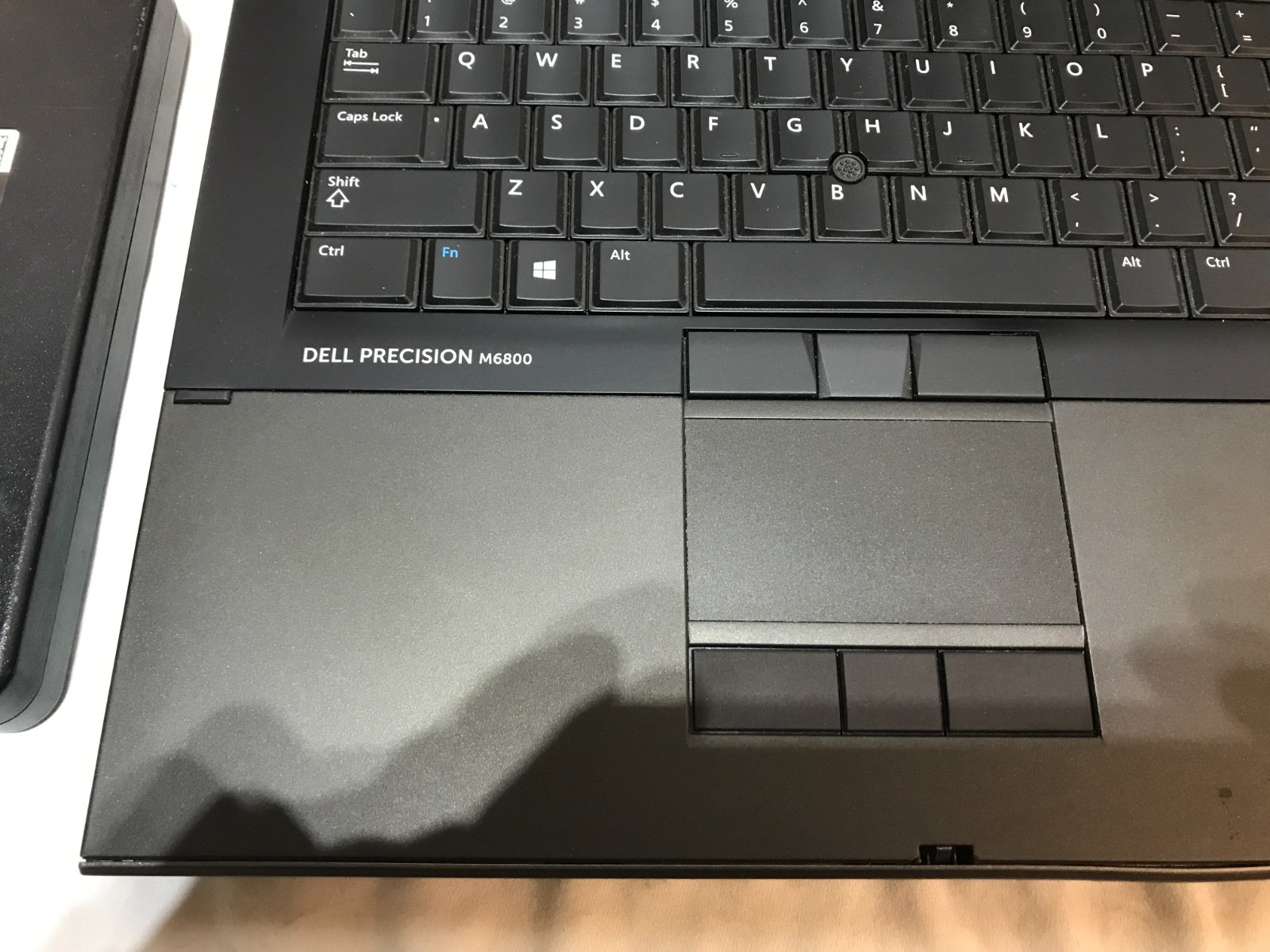 Dell Precision M6800 Core i7-4800Q 2.7 Ghz 8GB Ram 500GB 17″ Win 10 small dent