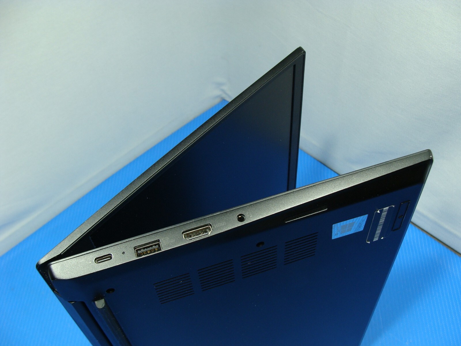 Lenovo ThinkPad E14 Gen 2 14″FHD i5-1135G7 2.4GHz 8GB 256GB SSD Warranty10/2024