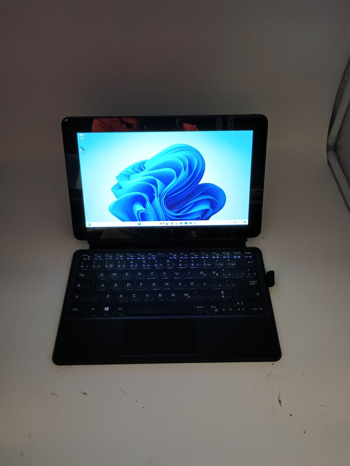 6071Latitude 5175w/charger.m5-6Y57.4GB.128GB SSD.10.6″FHD Touch.KB/Touchpad.Nice