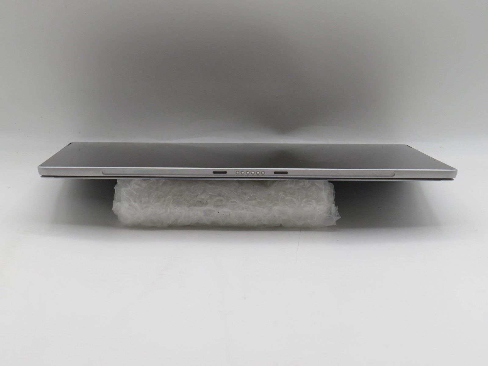 Microsoft Surface Pro 5 1796 | M3-7Y30 | 4GB RAM | 128GB SSD | No OS / AC