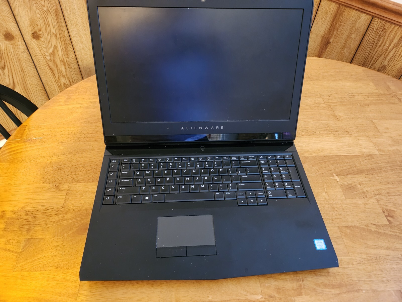 Alienware 17 R4 17″ Gaming Laptop i7-7700HQ 256gb SSD 8GB RAM GTX 1060 (A7517)