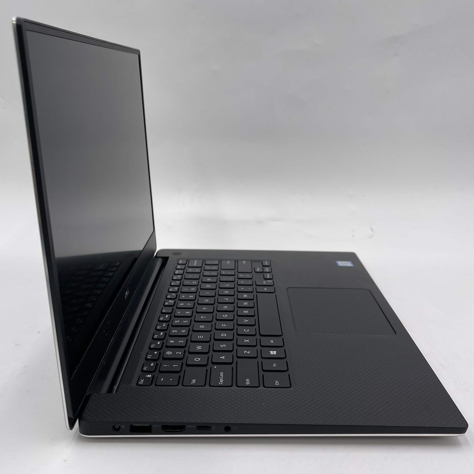 Dell Precision 5520 P56F 15.6″ i7-7820HQ 2.9GHz 48GB RAM 4TB SSD Quadro M1200