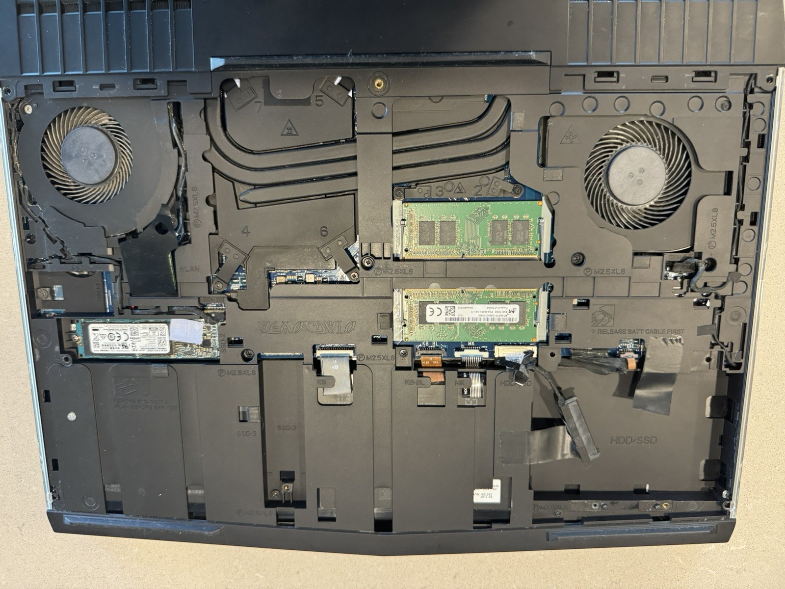 Dell Alienware 15 R3 Intel i7-7700 @2.50GHz 16GB RAM NO SSD For Parts