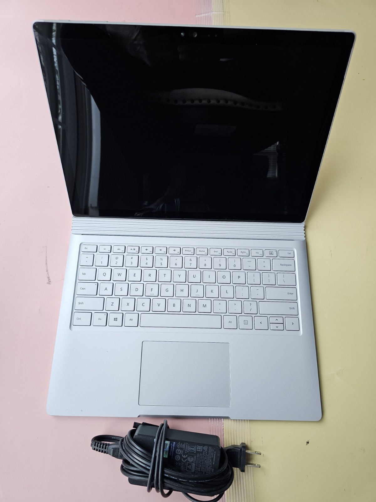 Microsoft Surface 1703 Core i7-6600U 16GB RAM 512GB SSD NVIDIA BACKLIT 3000×2000