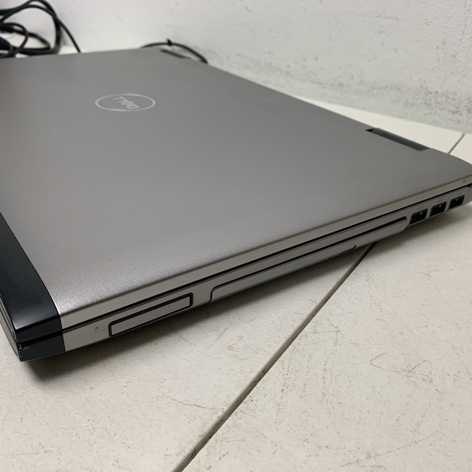 Dell Vostro 3750 17.3″ Intel Core i5-2410M2.30GHz 4GB Ram Wind 10 H Read Descrip
