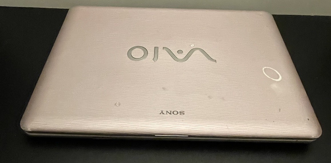 Sony VAIO PCG-7184L 15.6″ Laptop Pink With Black Base “READ”