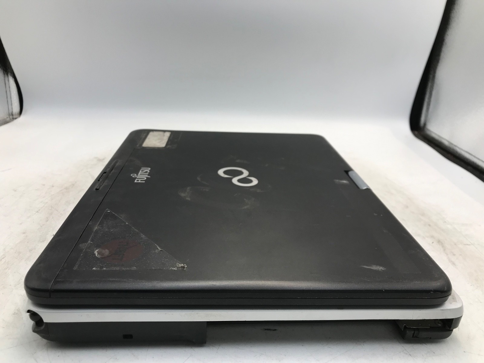 Fujitsu LifeBook T730 Intel Core i3-370M 2.4GHz 13″ Laptop 4GBRAM-BOOTS BIOS -MZ