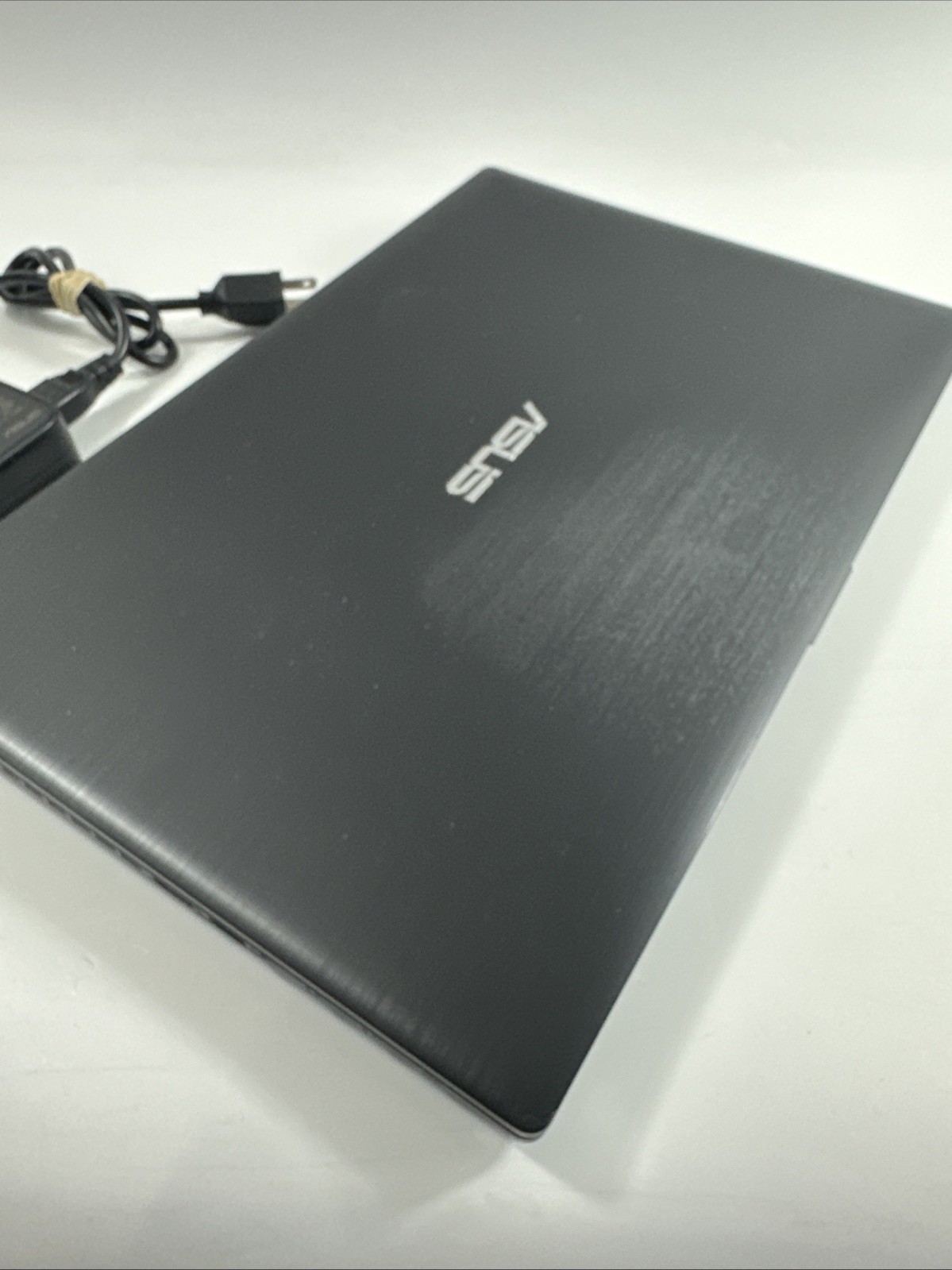 Asus Laptop P2520S laptop