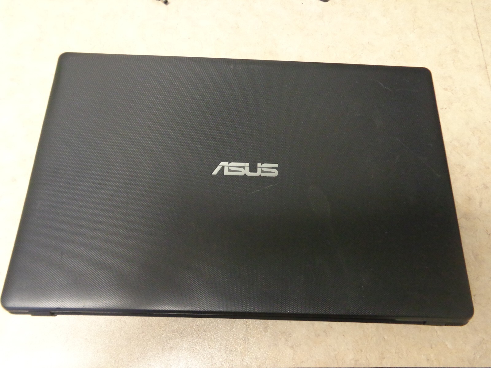 Asus D550MA-DS01 Intel Celeron N2815 1.86 GHz 4 GB RAM 500 GB HDD 15.6″ Win10