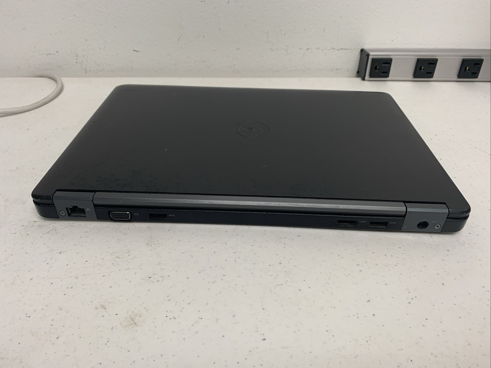 Dell Latitude E5450/Intel i5-5300U /8GB RAM /256 GB SSD /Windows 11 + Chrger