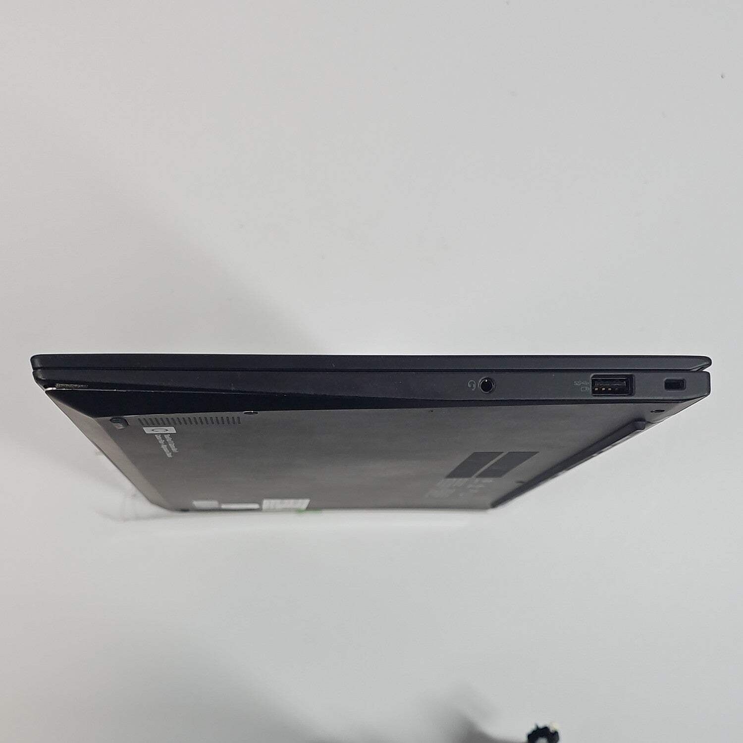 Lenovo ThinkPad X1 Carbon Gen 8 13.3″ i5-1145G7 2.6GHz 16GB RAM 512GB SSD