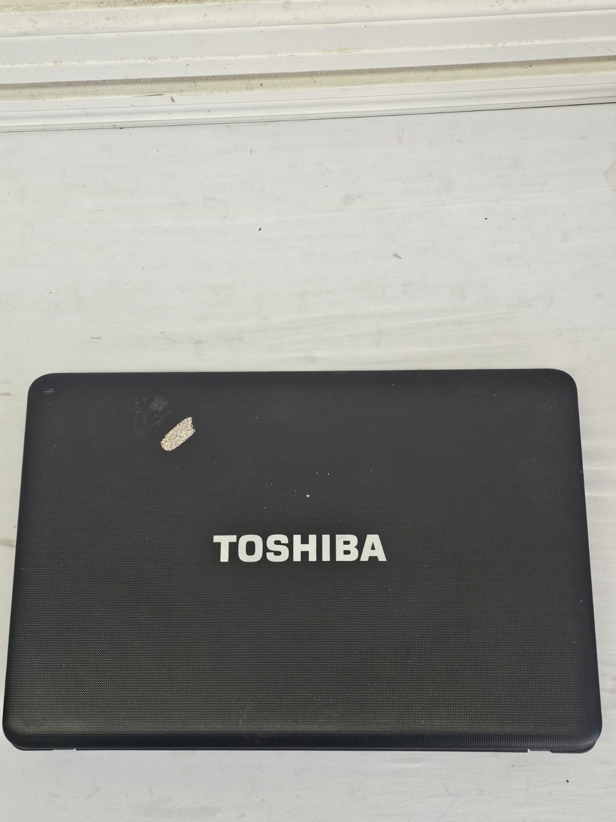 Toshiba Satellite C655D-S5133 Laptop – AMD E-240 – 2GB RAM – Parts/Repair – Read