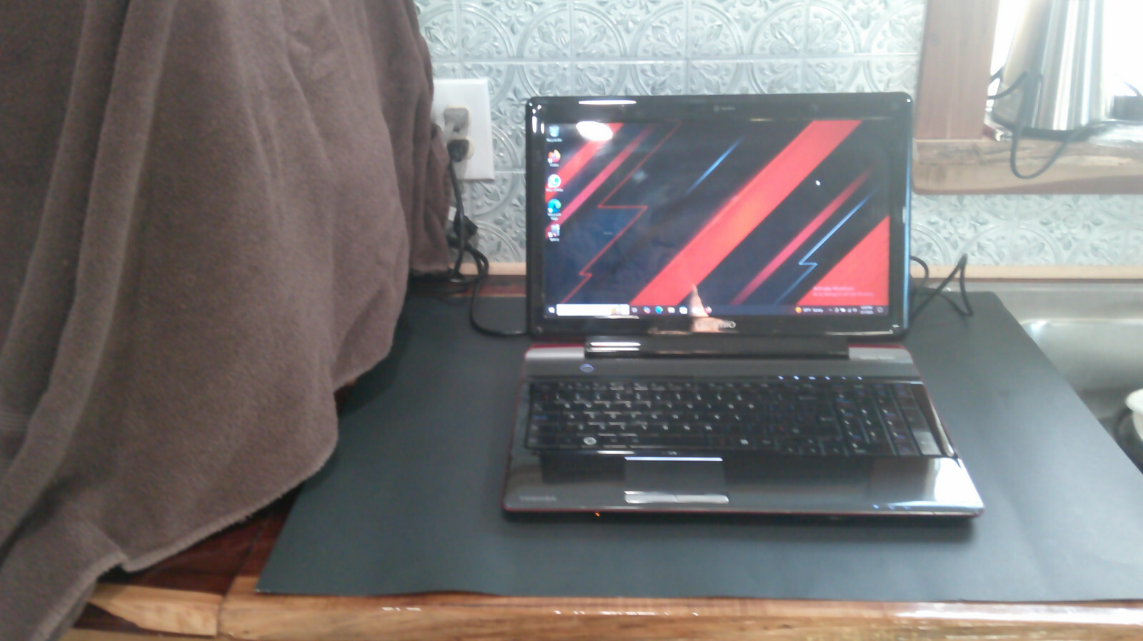Toshiba Qosmio FLASH F60,i7-2.6-3.3 ghz,500gb,8gb,15.6in