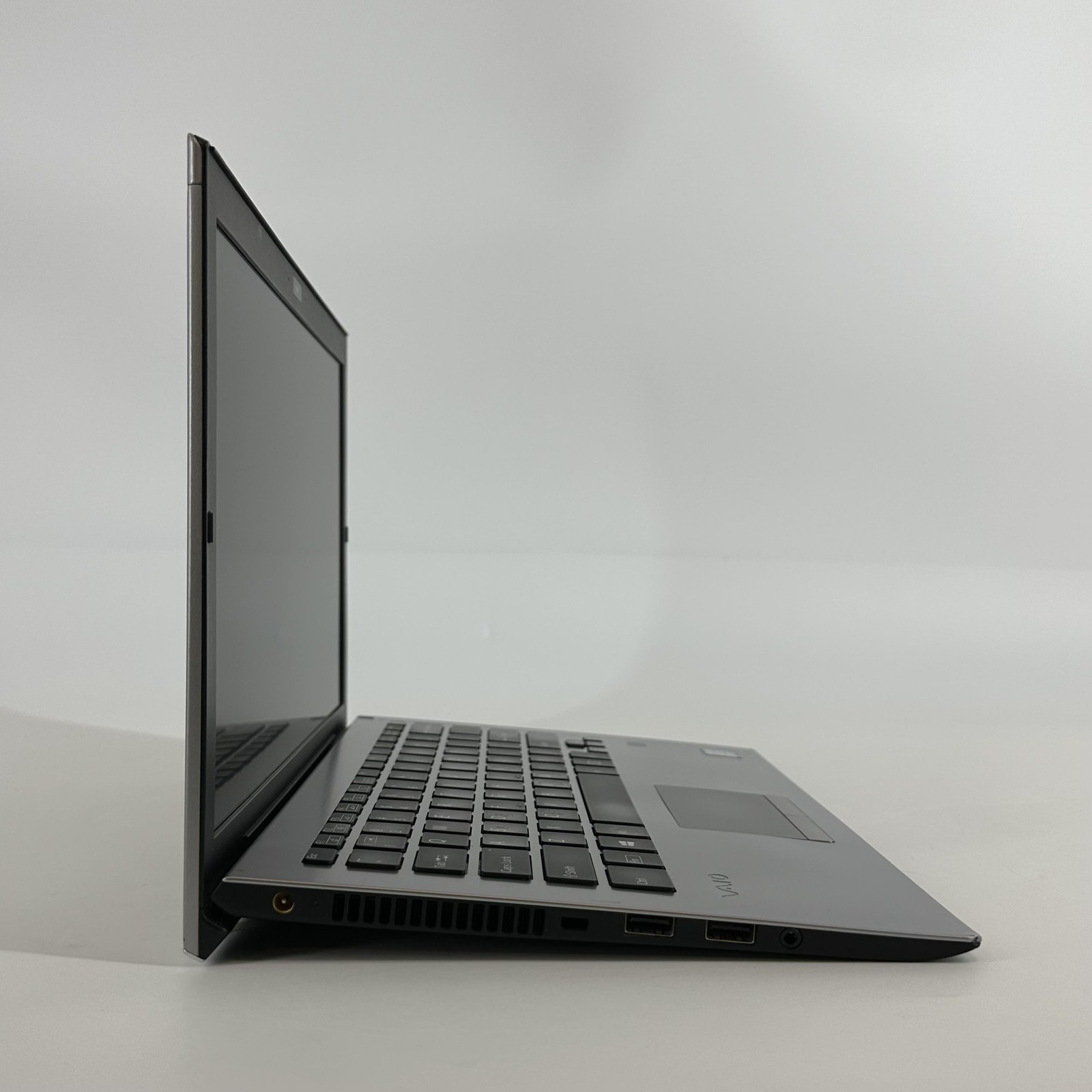 Vaio S13 13 Gray FHD i5-8250U 1.60GHz 8GB RAM 256GB SSD Good