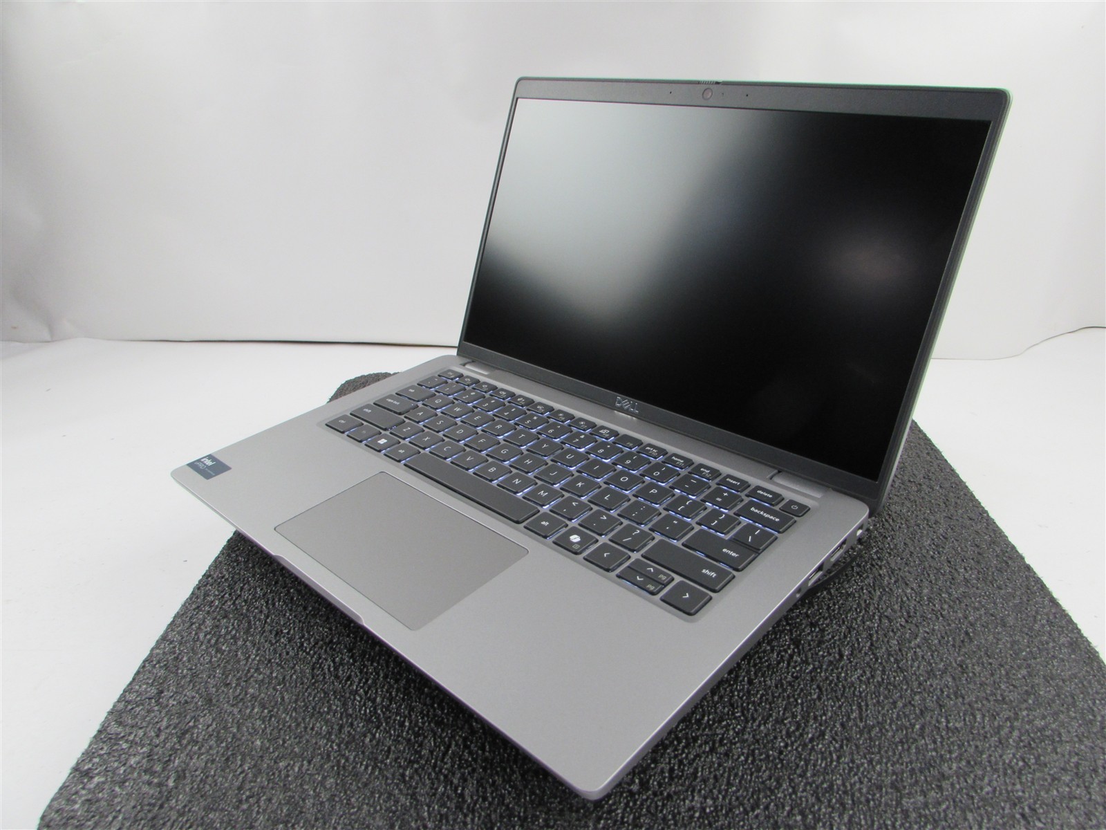 DELL LATITUDE 5450 1920X1080 FHD CORE ULTRA 5 135U 512GB SSD NO RAM NO O.S
