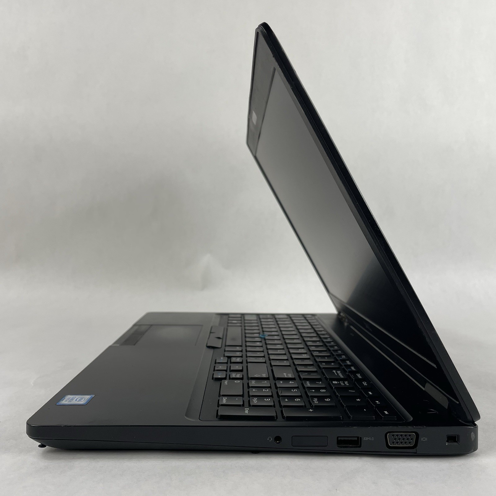 Dell Latitude 5580 15.6″ i5-7440HQ 2.8GHz 8GB RAM No SSD/OS/AC – Bad Hinge Cover