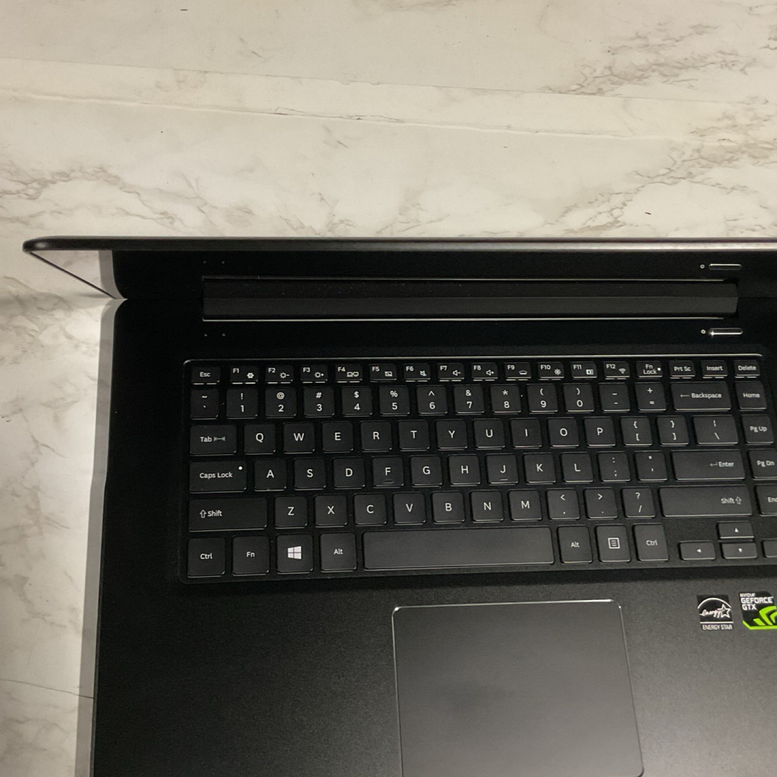 Samsung NP940Z5L Notebook 15.6″ Intel i7 8GB 256GB SSD GTX 950M Black w/ Charger