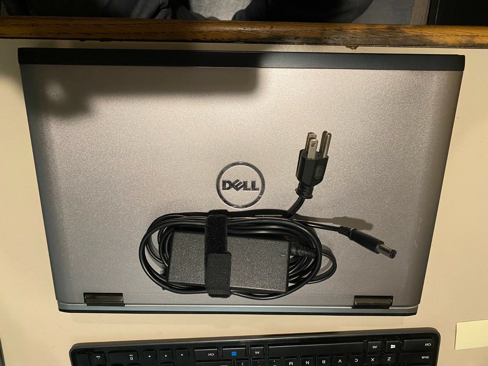 DELL VOSTRO 3555 15.6″ AMD 1.86GHZ RADEON 4GB RAM 250GB HDD WIN10Pro DVD-RW FPR