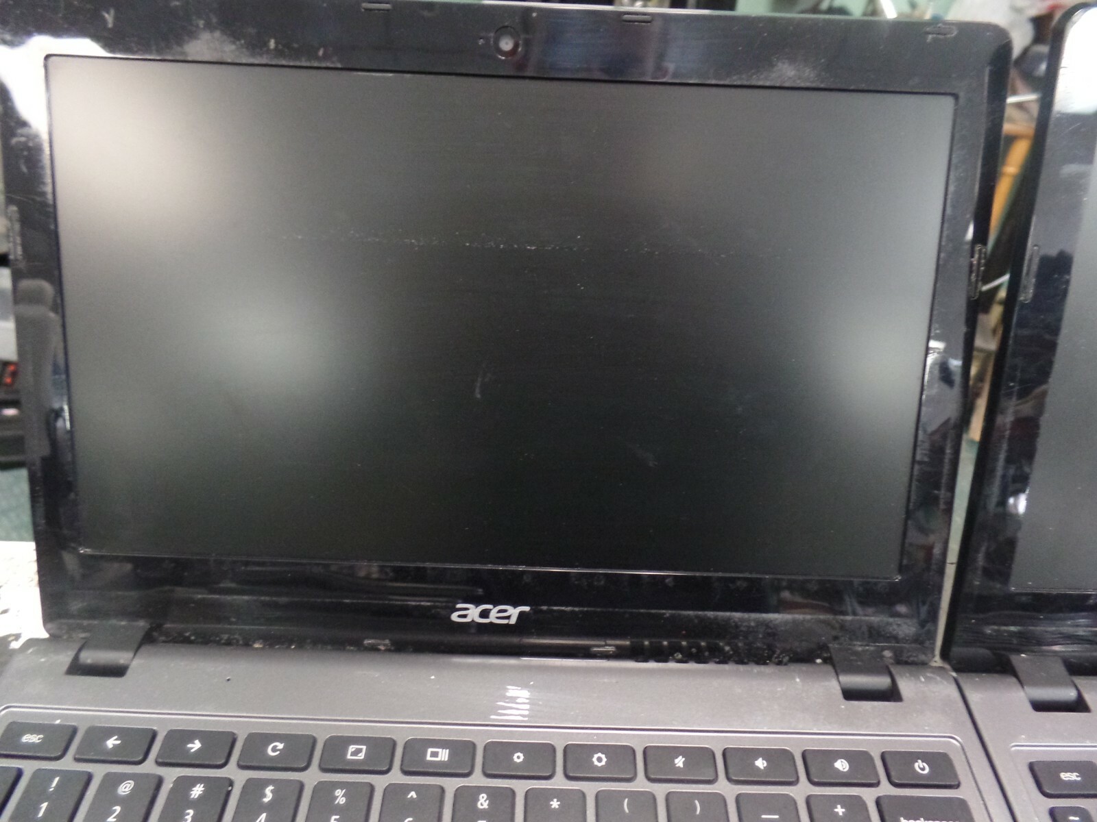 PARTS/REPAIR Lot of 2 ACER Chromebook C720 (11.6″, 16GB SSD, 2 GB RAM, Celeron)
