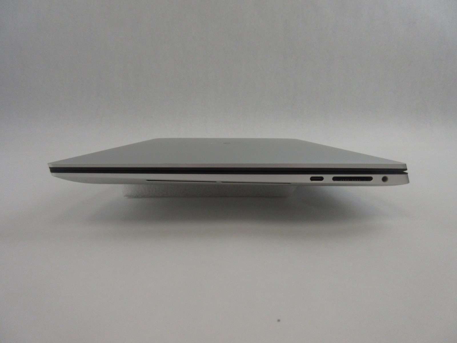 Dell XPS 15 9510, i5-11400H, 2.70GHz, 16GB RAM, 512GB NVMe, No AC C4*16