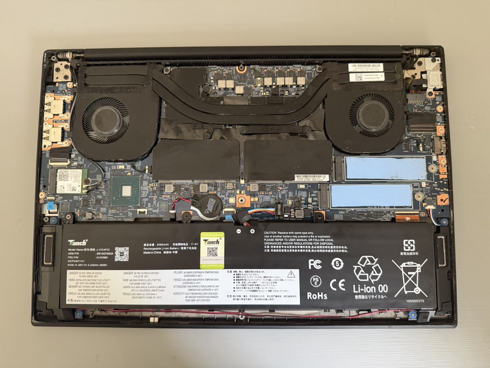 Lenovo ThinkPad P1 Gen1 15.6″ Intel i7-8750H 2.2GHz No Ram/HDD w/ Power Supply