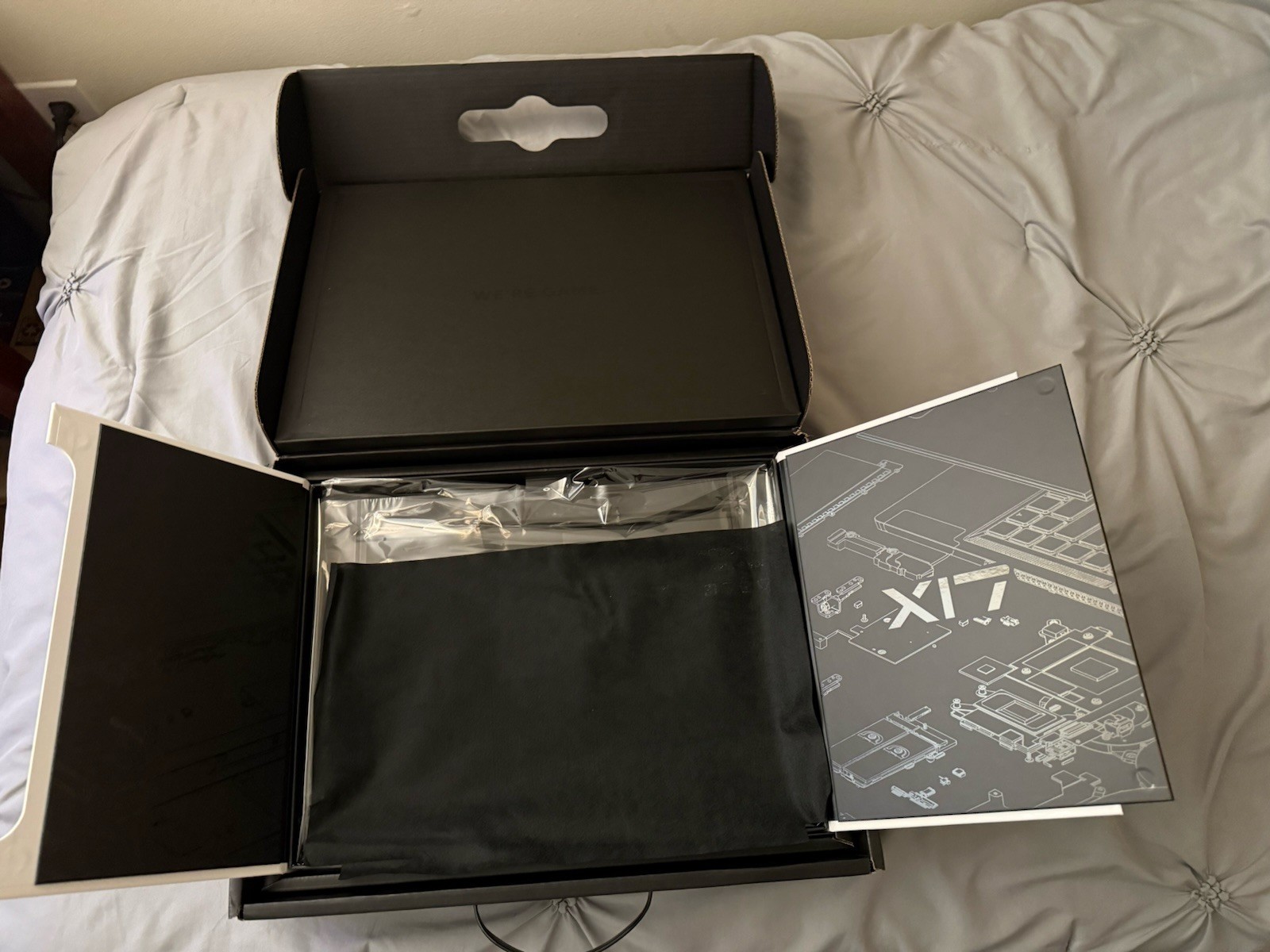 Alienware X17 R2 17.3″ 480 hz, 12th Gen Core i9, 64GB RAM, 4 TB SSD, 3080 16GB