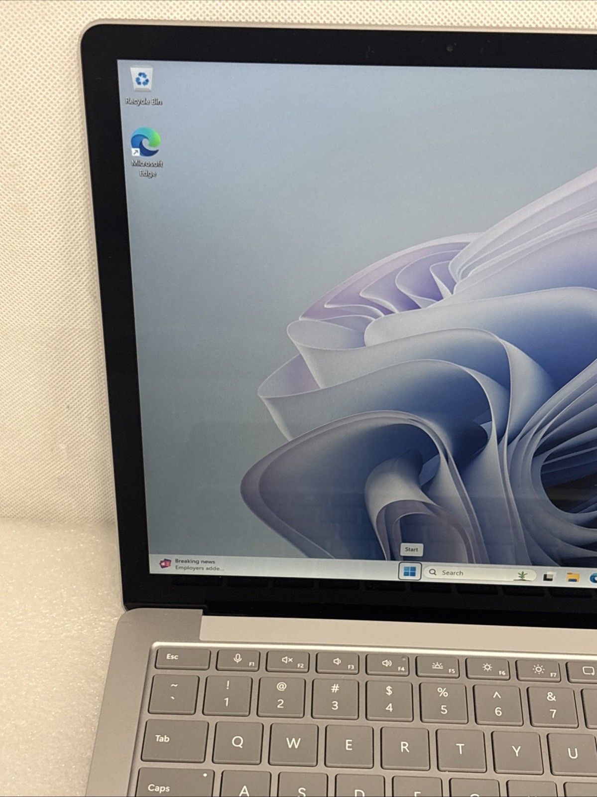 Microsoft Surface Laptop 6 13.5″ (1TB, Ultra 7, 32GB Ram) – Platinum