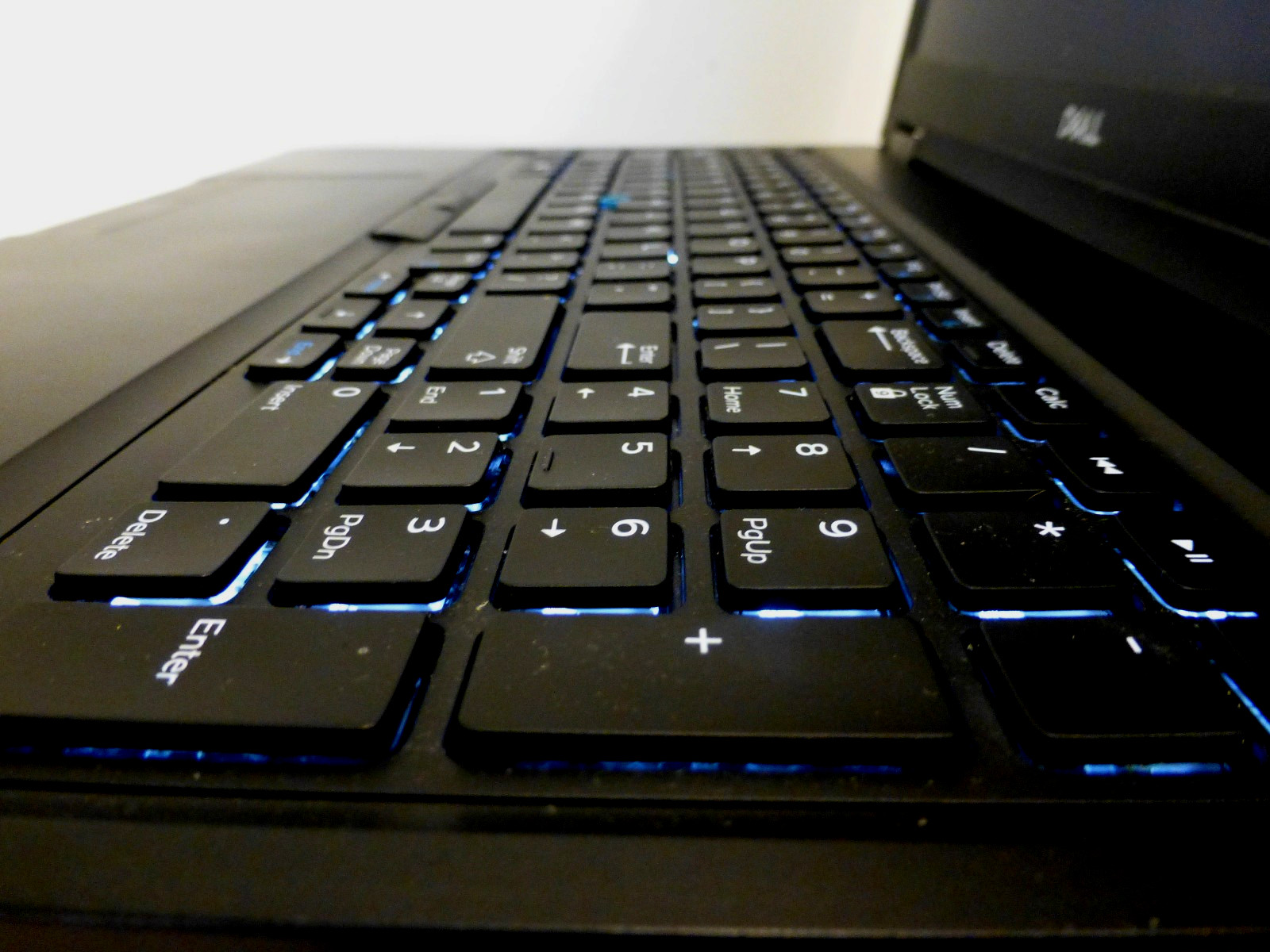 Dell Precision i7-8850H 256GB NVMe SSD, 16GB RAM NVIDIA Quadro P600 PRO RESTORED
