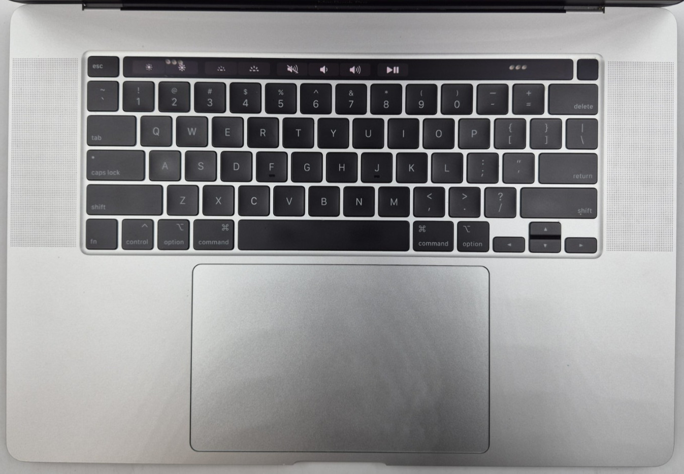 Apple MacBook Pro 16-Inch 2019 i9 2.30GHz 16GB RAM 1TB SSD macOS Sequoia