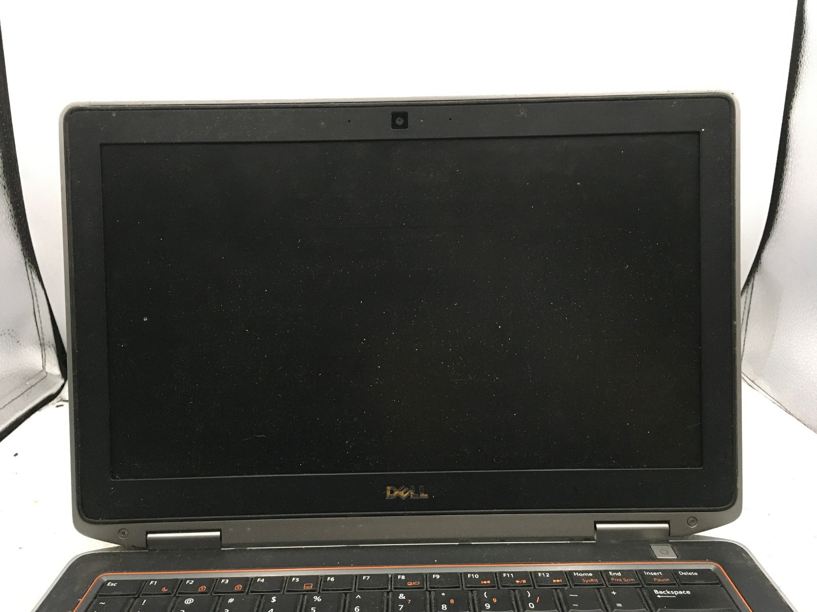 DELL LATITUDE E6320 – FOR PARTS / NO POWER – INTEL I5 – NO RAM -READ DESC – BB