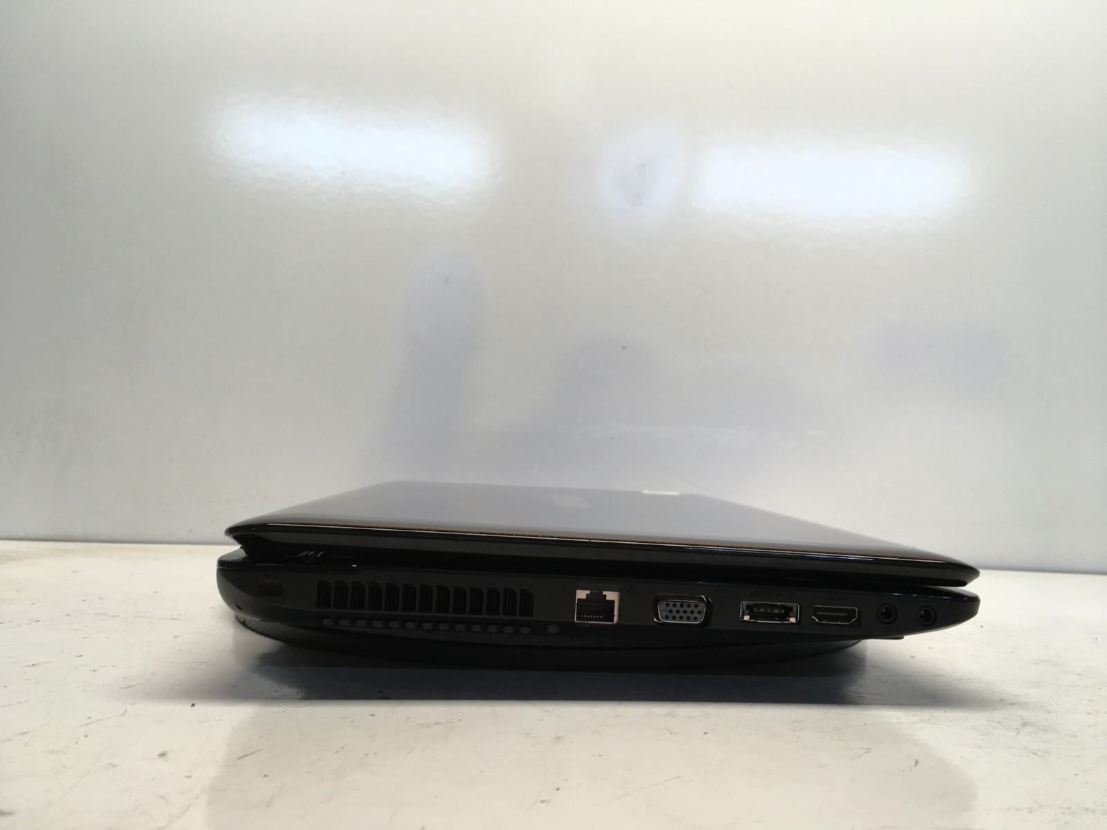 Toshiba Satellite L655-S5168 Intel i5-M480 2.67GHz 4 GB NO HDD/Battery