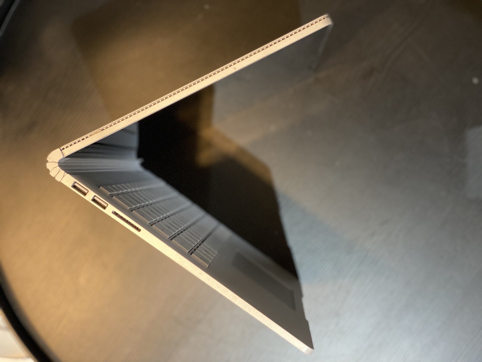 Microsoft Surface Book Tablet 13.5″| i7-6600U 2.60GHz| 8GBRAM| 256GBSSD Win10Pro