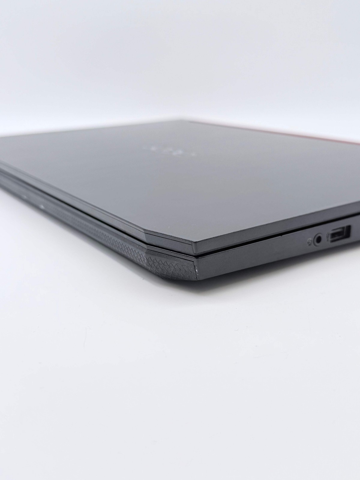 Acer Nitro 5 N18C3 14″ Core i5 8GB RAM 1TB HDD w/ Charger Loose Hinge
