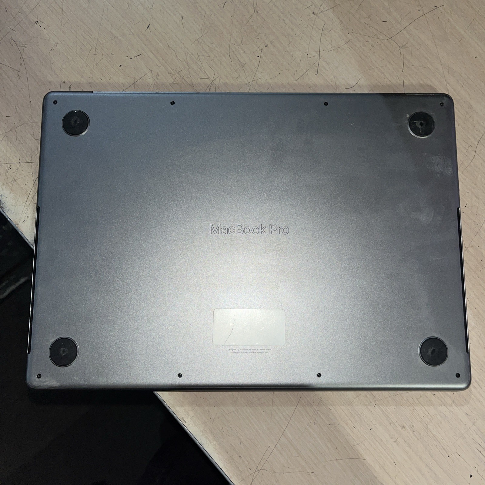 APPLE MACBOOK PRO A2918 M3 8GB RAM 512SSD