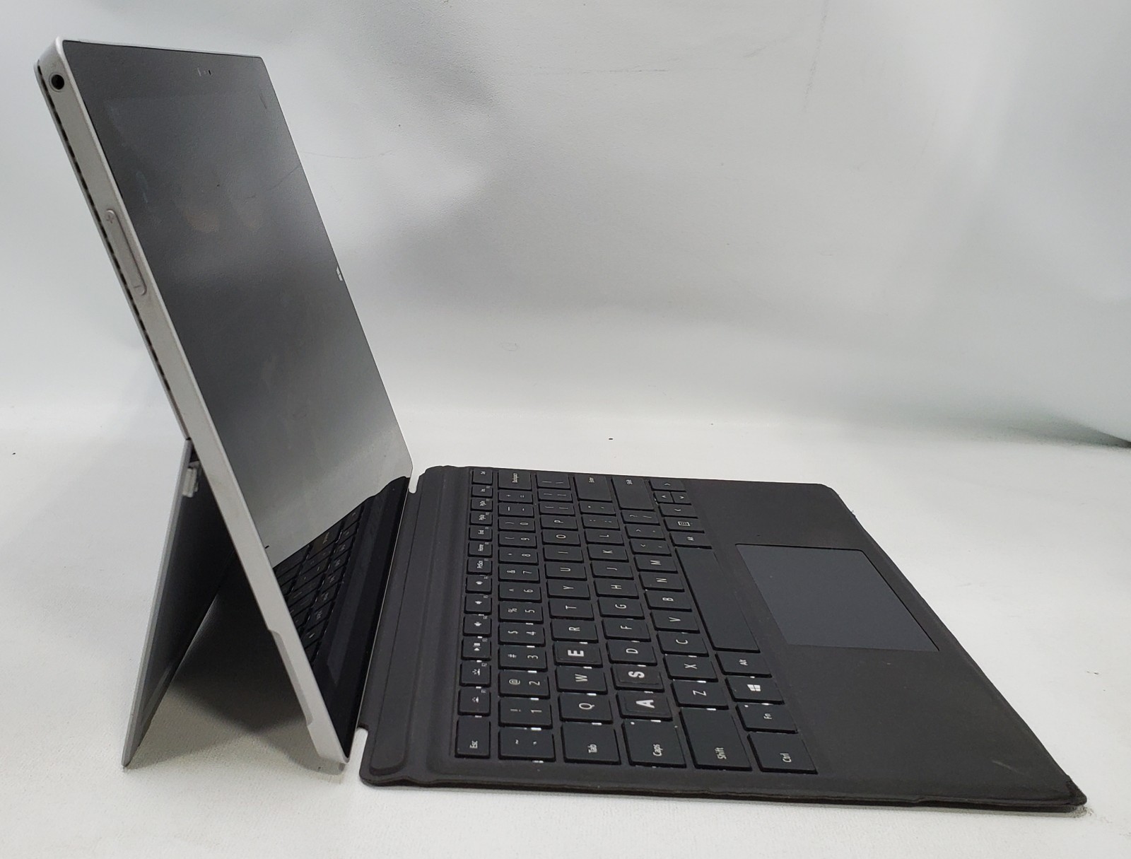Microsoft Surface Pro 3 1631 Core i5-4300U 4GB RAM 128GB SSD Windows 11 Pro.