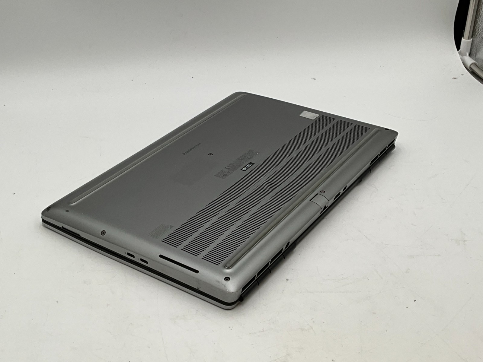 DELL Precision 7560 i7-11850H 2.50g 32GB 1TB T1200 15.6″ NO OS LAPTOP 19CR2J3 *C