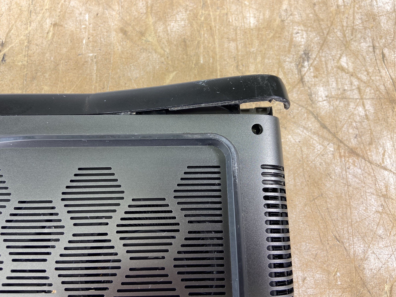 DELL ALIENWARE M16 R2 ULTRA 7 155H @ 1.4 GHz, NO RAM/HDD/OS – (FOR PARTS)