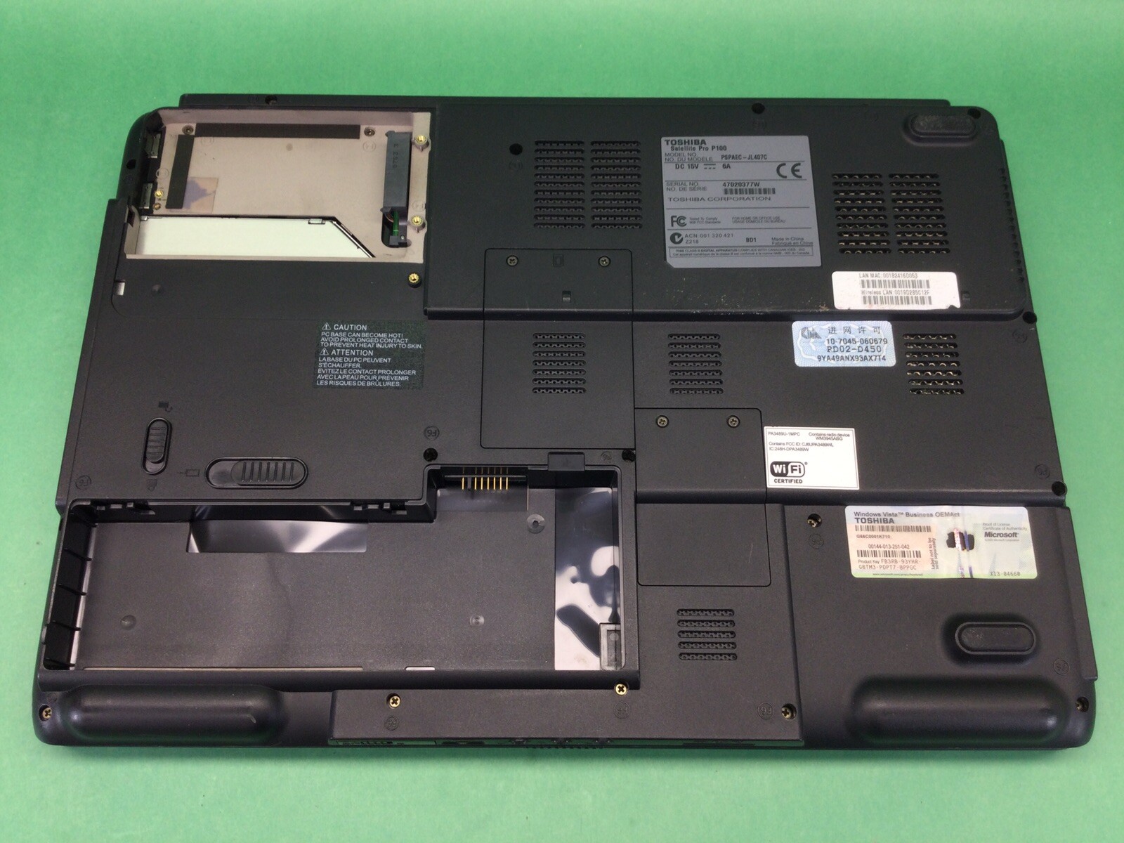 Toshiba Satellite Pro P100 – French Keyboard – 17” Laptop – UNTESTED