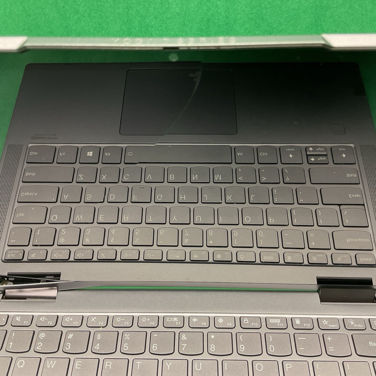 Lenovo Yoga 7 14ITL5 – Broken Screen – Powers On – NO HARD DRIVE- Untested